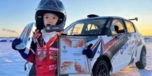 У Китаї 5-річний хлопчик став наймолодшим ліцензійним автогонщиком