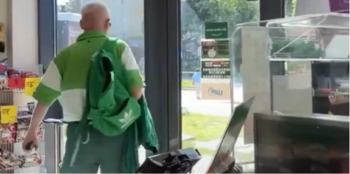 У Гданську затримали чоловіка, який принижував касирку з України (відео)