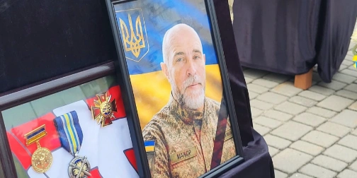 У Ковелі віддали останню шану 49-річному воїну Віталію Мартинюку (фото)