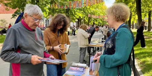 Книги просто неба та зустрічі з письменниками: у Нововолинську відбулася книжкова толока (фото)