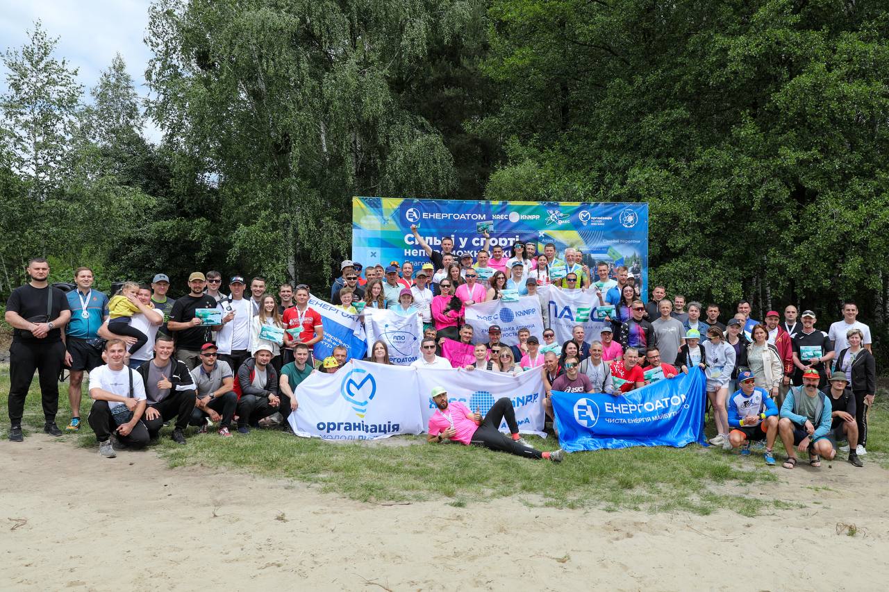 Близько сотні тисяч гривень для захисників зібрали учасники та вболівальники благодійного тріатлону «Голубі озера 2025»