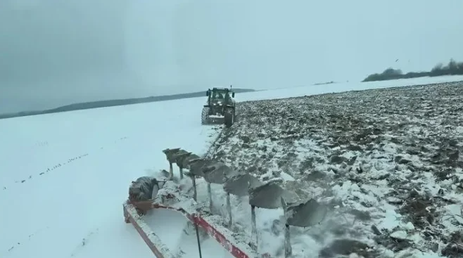 Фермерське господарство на Хмельниччині запровадило експериментальний підхід до обробітку ґрунту