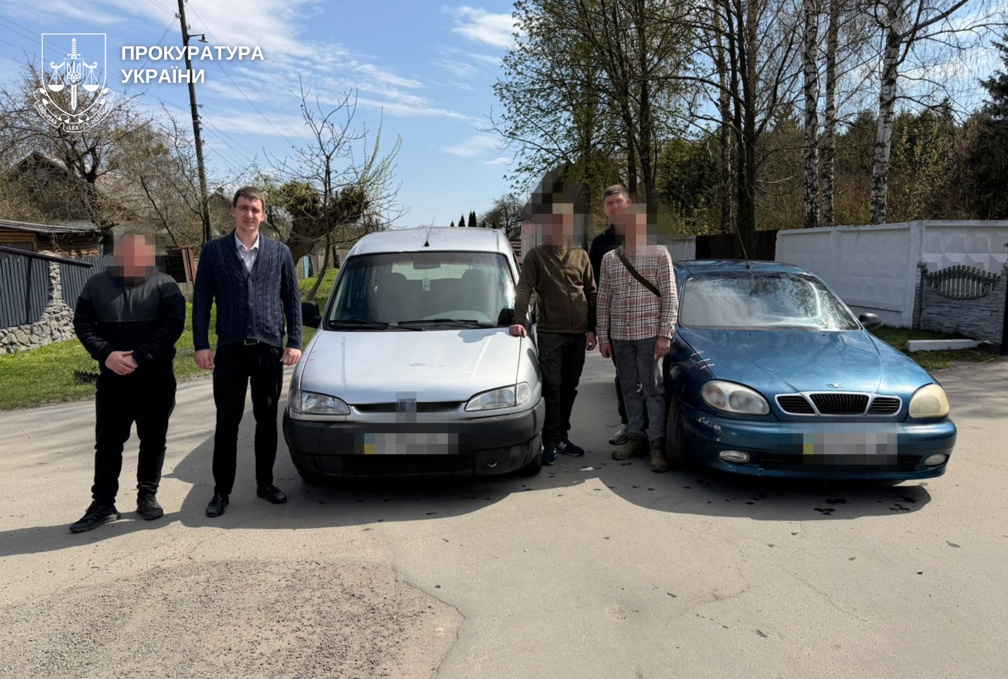 На Хмельниччині два авто, які були речовими доказами у кримінальних провадженнях, передали ЗСУ