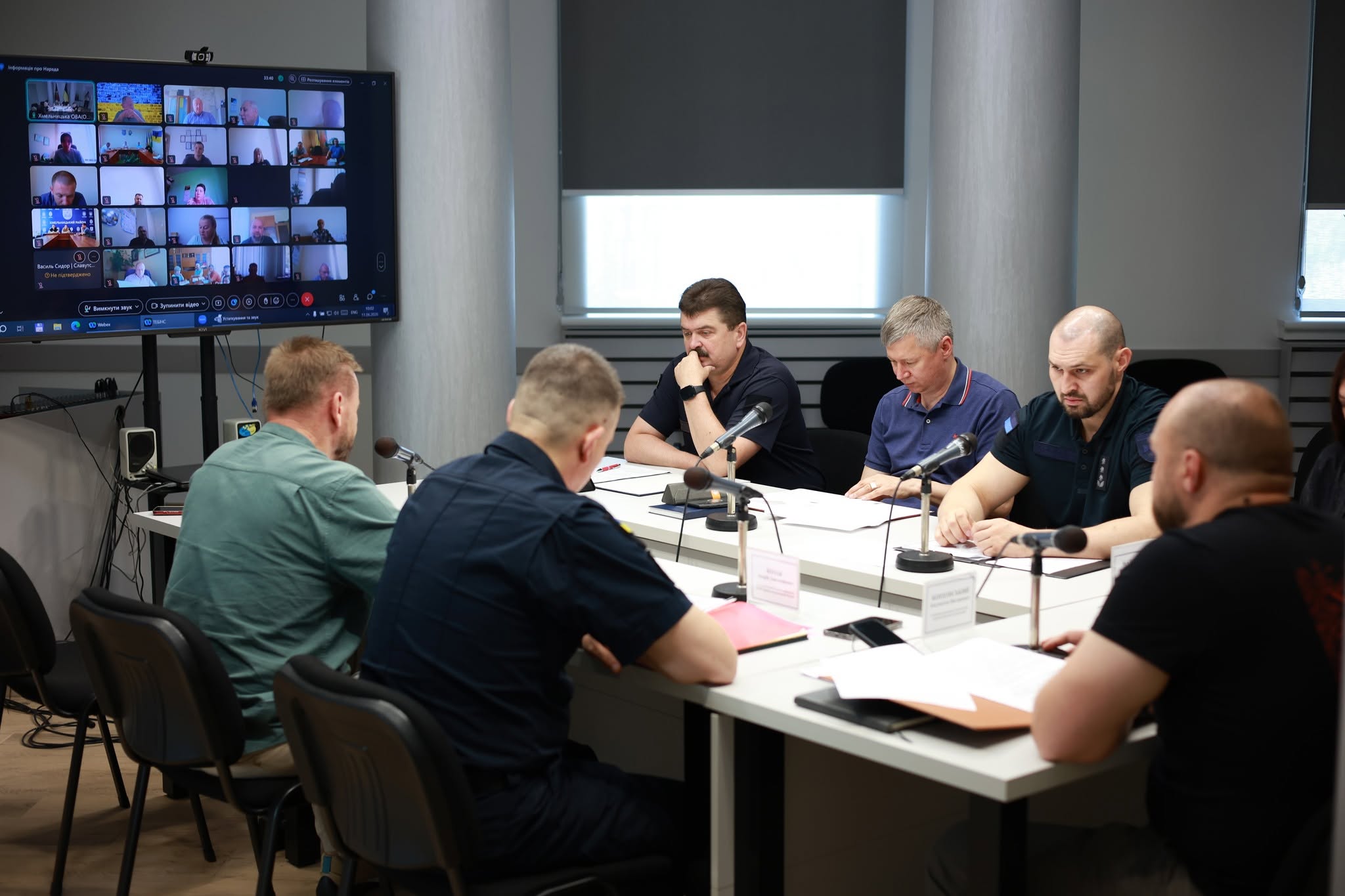 У Хмельницькій ОВА обговорили епідемічну ситуацію, пожежну безпеку та підготовку шкіл до навчального року