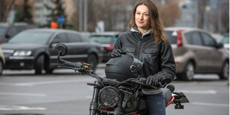 Є тонкощі: з якого віку в Україні надається право на керування різними типами транспорту