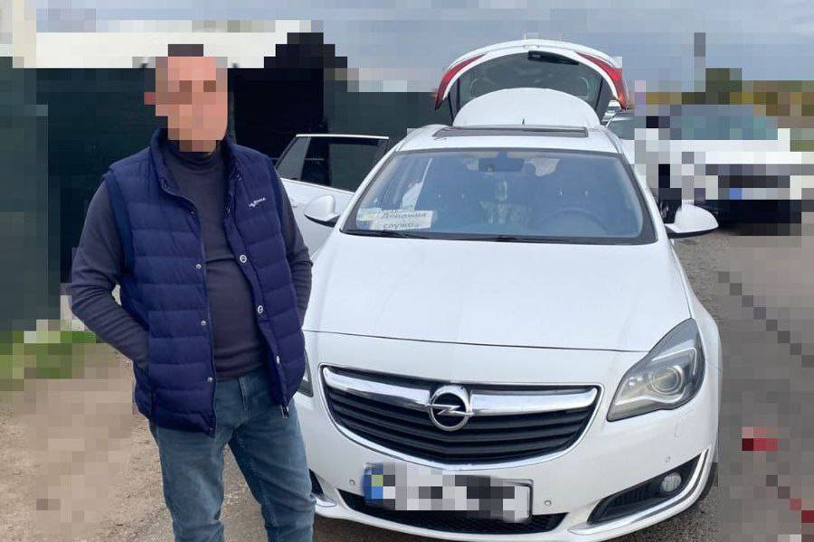 На Ізмаїльщині нацгвардійці зупинили автівку з незвичним багажем