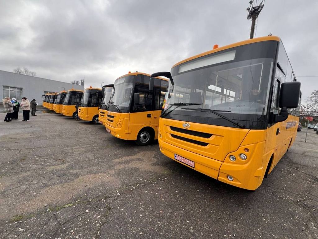 Громада Білгород-Дністровського району отримала новий шкільний автобус