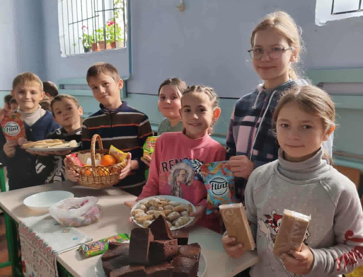 На ярмарку у гімназії Тарутинської громади зібрали 9 тисяч гривень