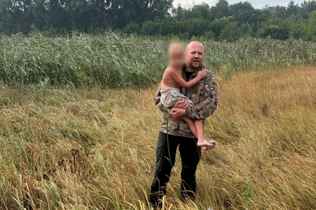 Спав просто неба у заростях: на Одещині майже добу шукали 6-річного хлопця з вадами слуху і мовлення