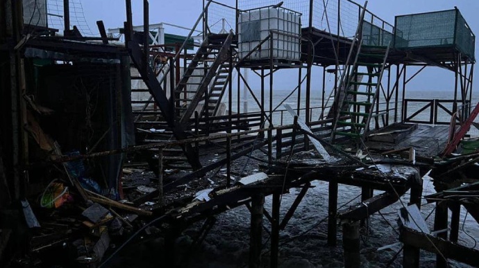 Морська міна під час шторму здетонувала, пошкодивши декілька будівель біля Одеси