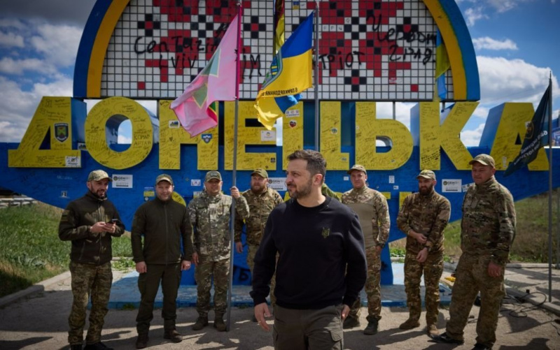 Зеленський на Донбасі зустрівся з військовими 41-ї ОМБ: подробиці, фото