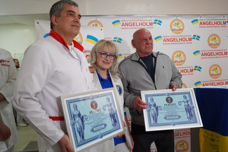 Зі штучними суглобами переміг на чемпіонаті світу: у Чернівцях оголосили нацрекорд 75-річного пауерліфтера - фото