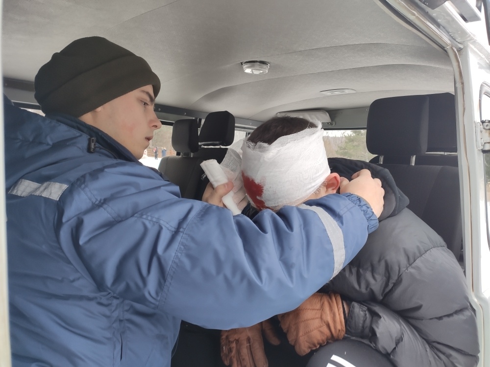 Добрались до снега: в Крыму пострадали шестеро при зимних катаниях