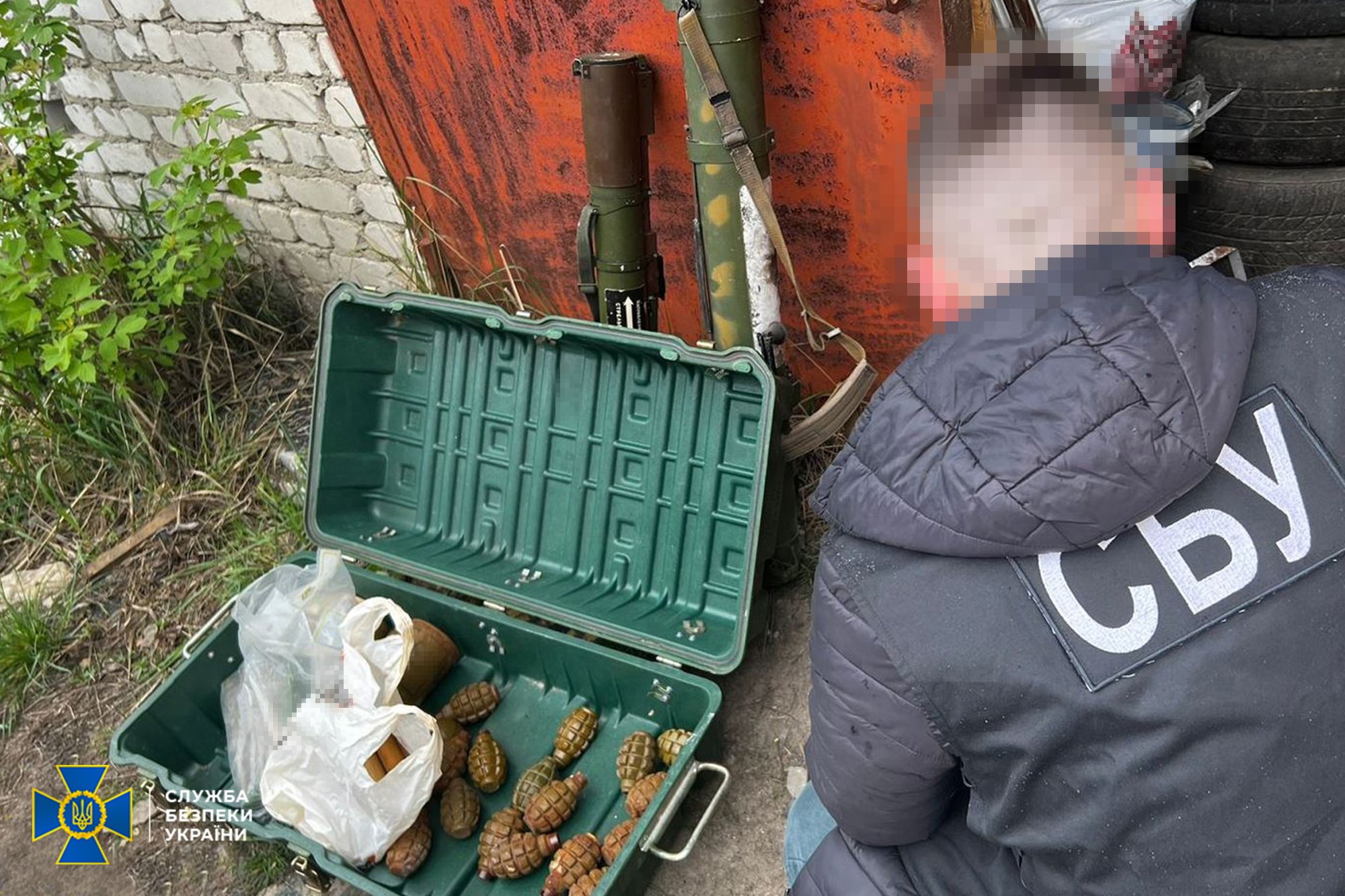 Нелегальний продаж зброї: на Полтавщині затримали злочинне угрупування