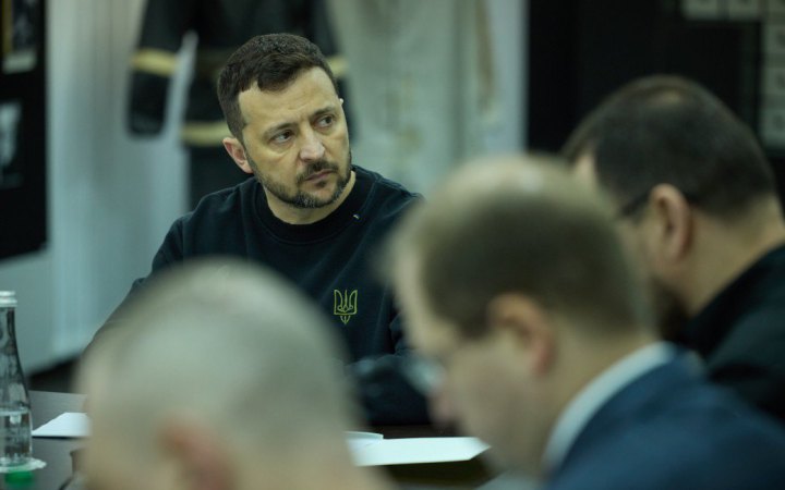 Зеленський провів у Славутичі нараду щодо безпекової ситуації