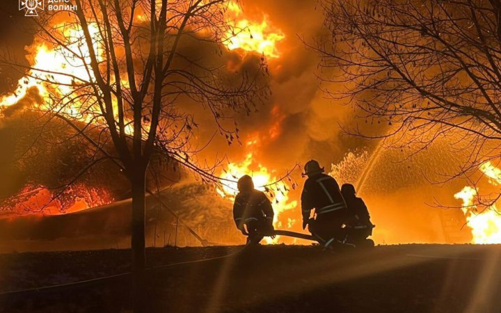 Головне за ніч та ранок четверга, 1 січня 2026 року: понад 130 боєзіткнень, обстріл Луцька, удари по Одещині