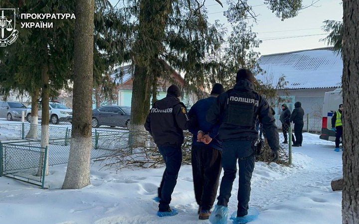На Рівненщині в СІЗО помер 72-річний підозрюваний у вбивстві пʼятьох переселенців
