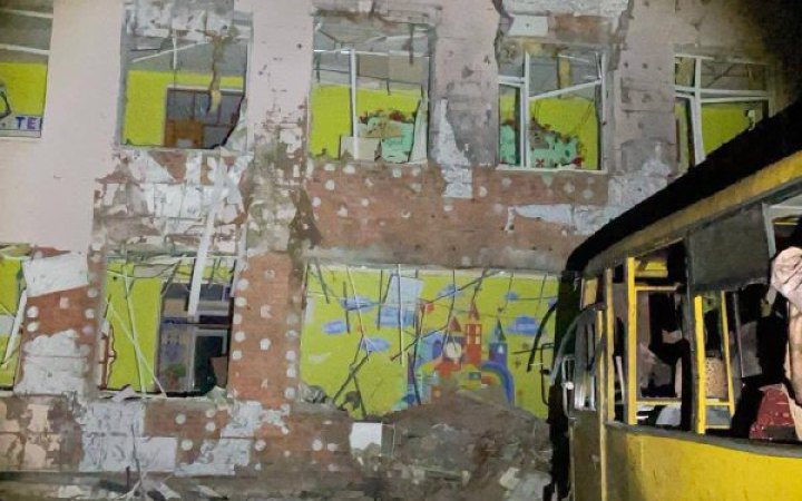 На Чернігівщині росіяни дронами знищили ліцей