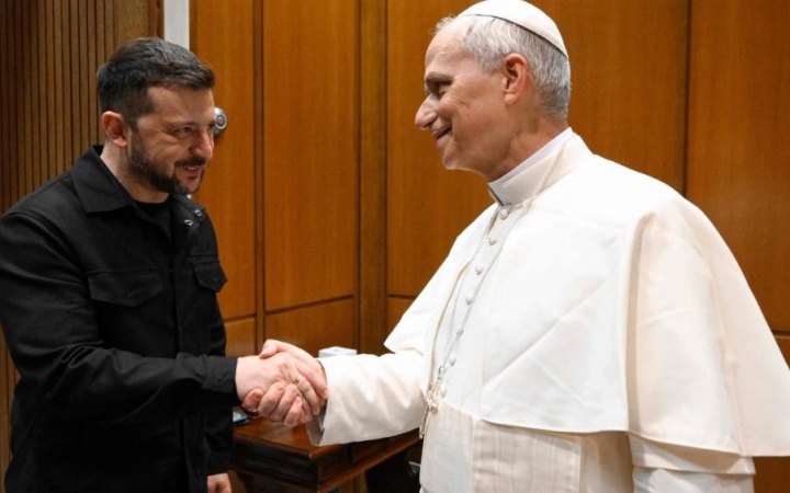 Зеленський поговорив з Папою Римським: будемо раді бачити Його Святість в Україні з апостольським візитом