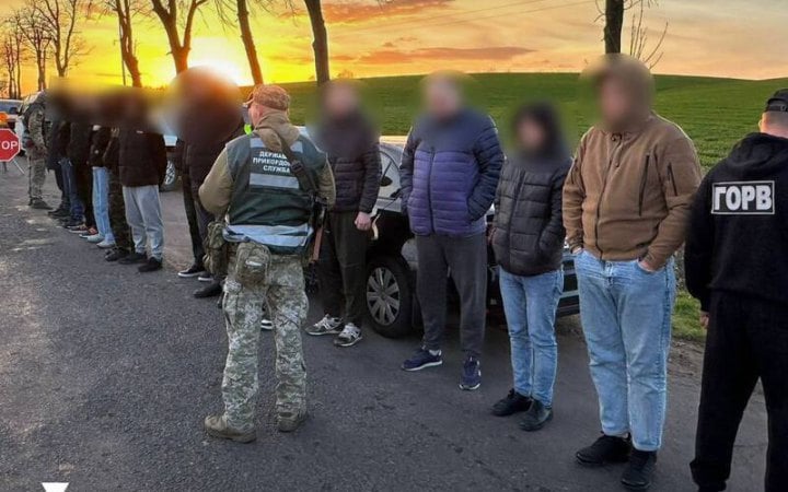 На кордоні з Молдовою затримали одразу 13 ухилянтів з різних областей