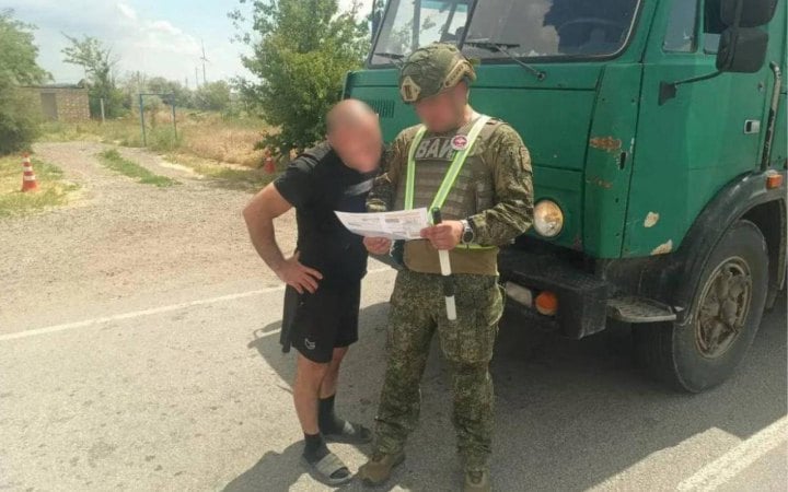 На окупованій Херсонщині водіїв інструктують щодо дій під час атак БПЛА, – “Жовта стрічка”