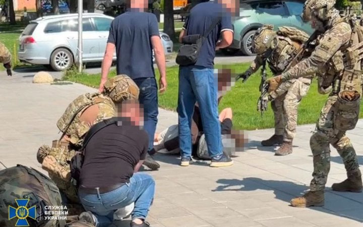 СБУ затримала у Чернівцях двох іноземців, які на замовлення РФ планували підпалити електропідстанцію