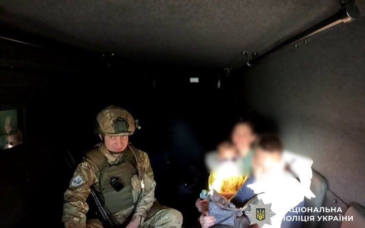 Ще трьох людей вдалося евакуювати з прифронтового Нікополя