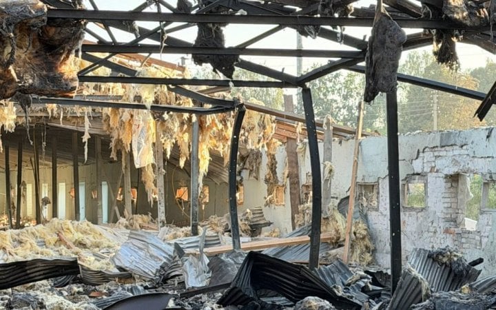У Чернігівській області російська армія вдарила по пташнику: загинули понад 20 тисяч голів птиці