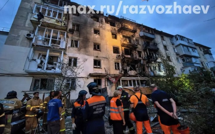 Російські регіони та окуповану територію вночі атакували дрони