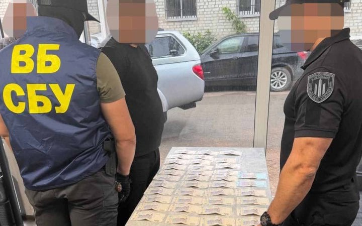 На Житомирщині співробітника СБУ підозрюють у продажі даних з "таємної бази", – ДБР