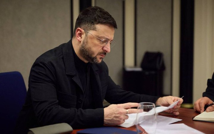Зеленський готується до зустрічі з переговорною командою зі США в Берліні