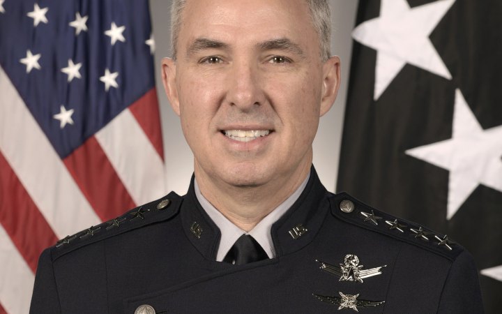 Голова Космічного командування США: Росія планує вивести ядерну зброю в космос