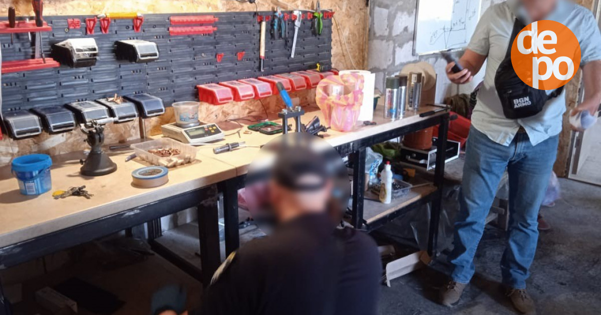Двоє жителів Запоріжжя облаштували зброярню, аби продавати зброю кримінальним елементам (ФОТО)