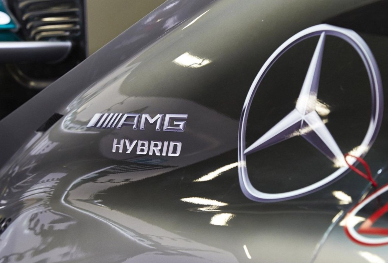 Клієнти проти: Mercedes-AMG фіксує спад продажів через “гібридизацію” модельної лінійки