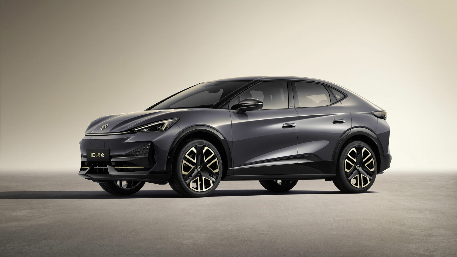 У лідерах німецький електромобіль: які авто українці найчастіше везли з Китаю