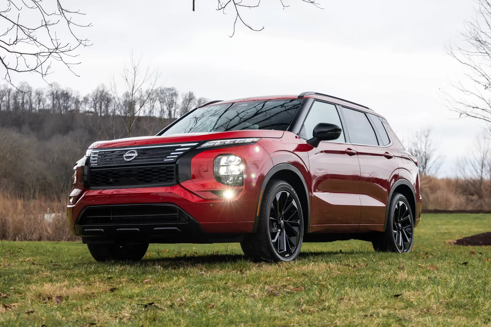 Від $45 000: Nissan Rogue PHEV на базі Mitsubishi надійшов у продаж