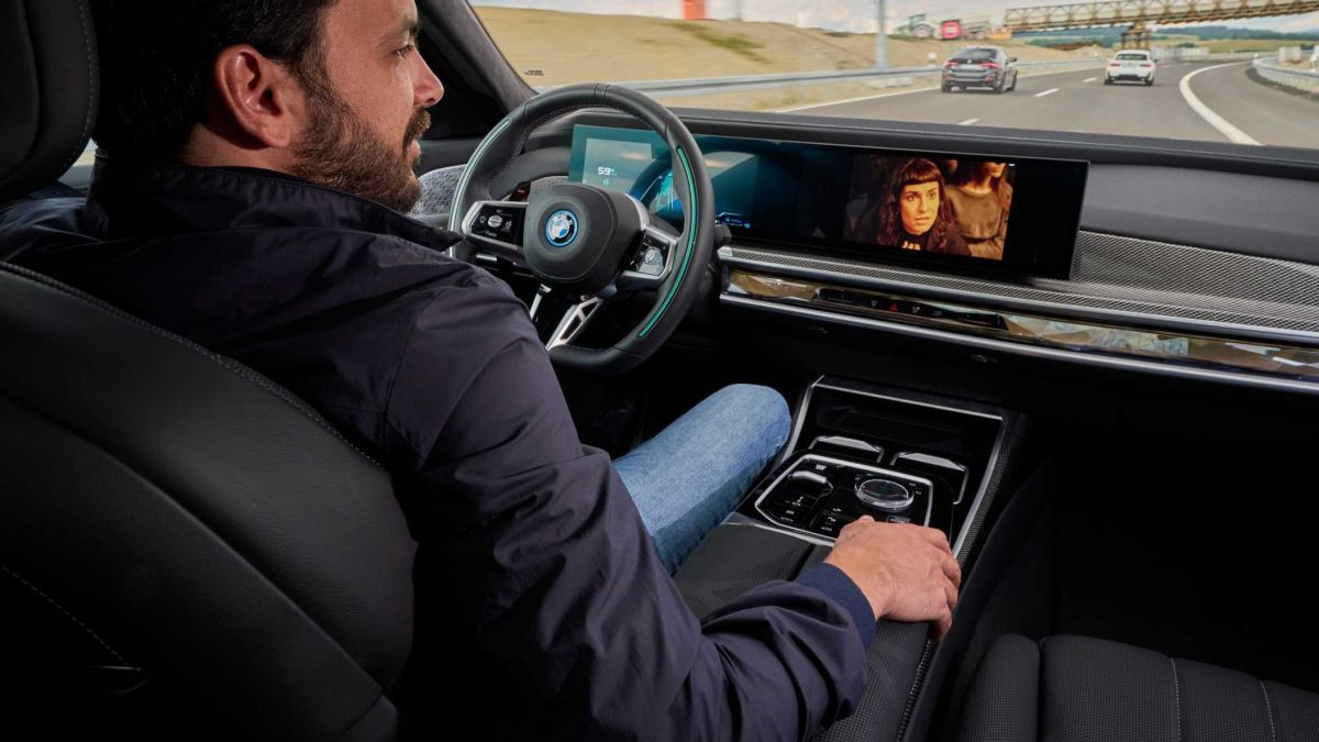 У Китаї “затягують гайки” машинам на автопілоті: деталі нововведень