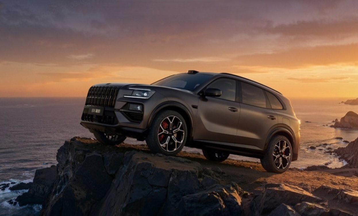 Від $54 400: Zeekr показав гібридний кросовер з динамікою суперкара