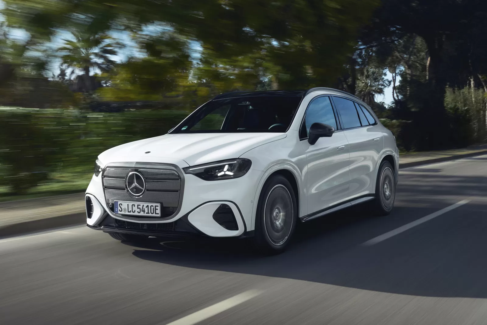 Електрокросовер Mercedes-Benz GLC отримав кілька доступних версій