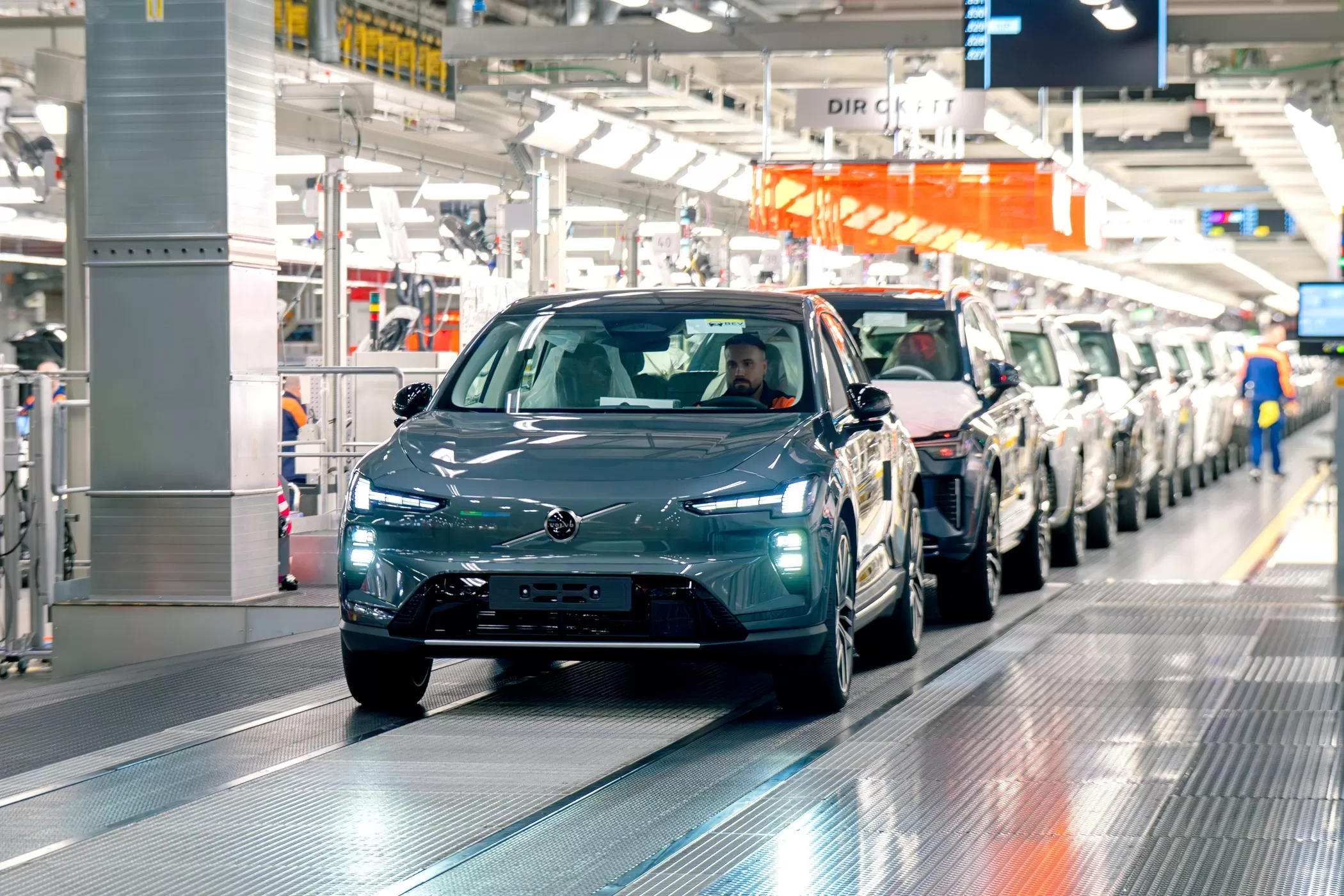 Geely завантажить своїми моделями європейські заводи Volvo