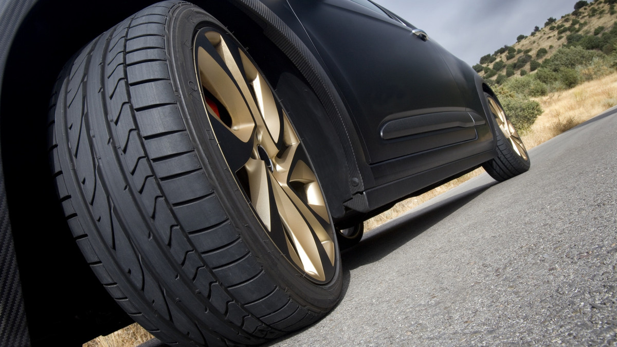 Українських водіїв штрафують через колеса на автомобілях