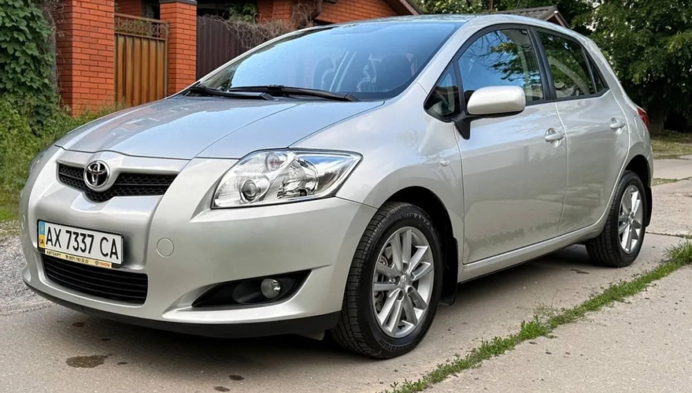 Унікальна капсула часу: в Україні продають Toyota Auris 2010 року з пробігом лише 7000 кілометрів