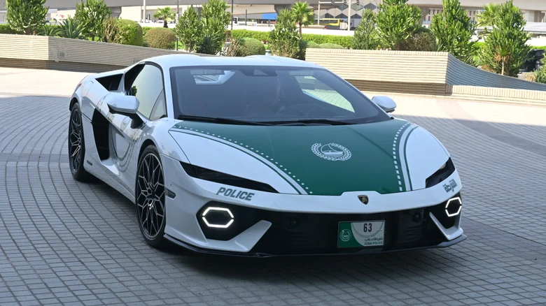 Автопарк поліції Дубая поповнився 920-сильним суперкаром Lamborghini Temerario