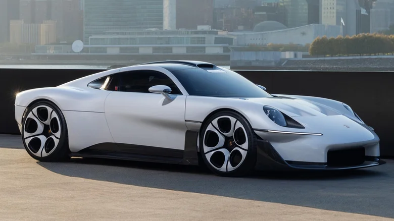 Нова ера продуктивності: Porsche розробляє середньомоторний суперкар для конкуренції з лідерами ринку