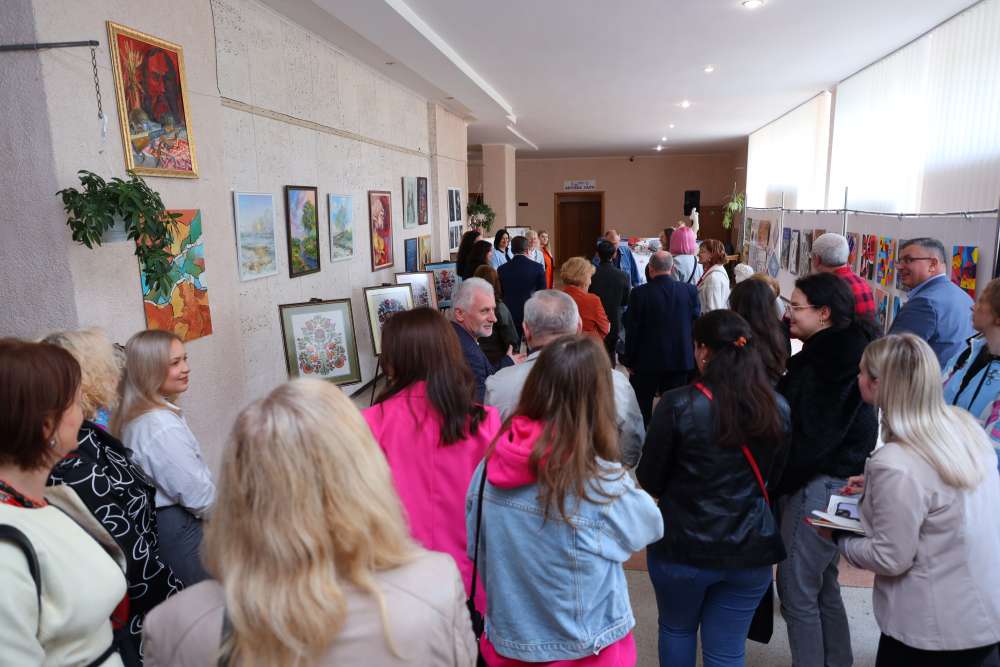 У Тернопільському педагогічному відкрили виставку «Дім твоєї творчості»