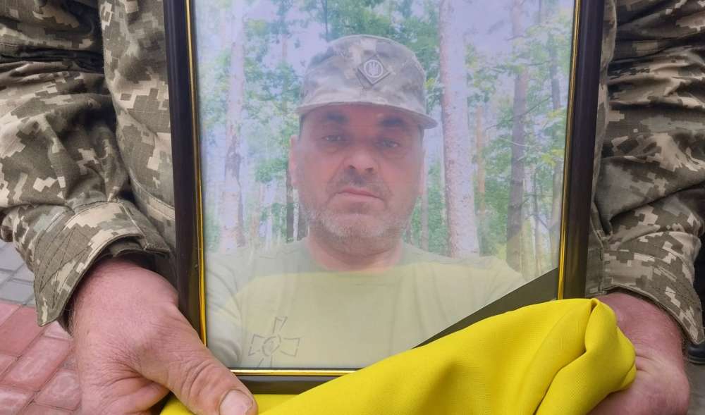 У Борщівській громаді попрощалися з бійцем Володимиром Шкляром