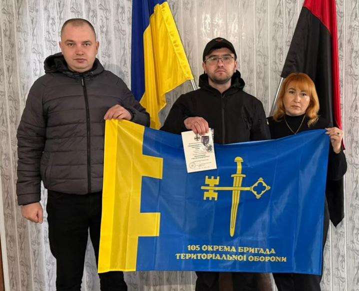 Старший солдат 105-ї бригади отримав нагороду «За незламність»