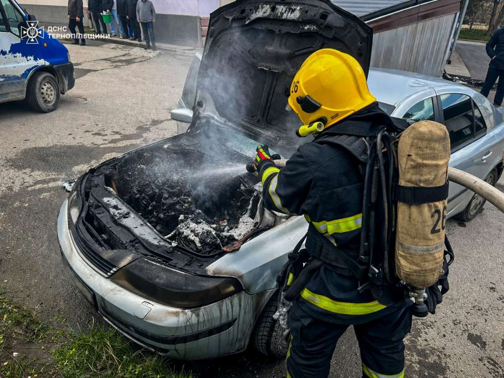 На Тернопільщині за добу горіли два автомобілі