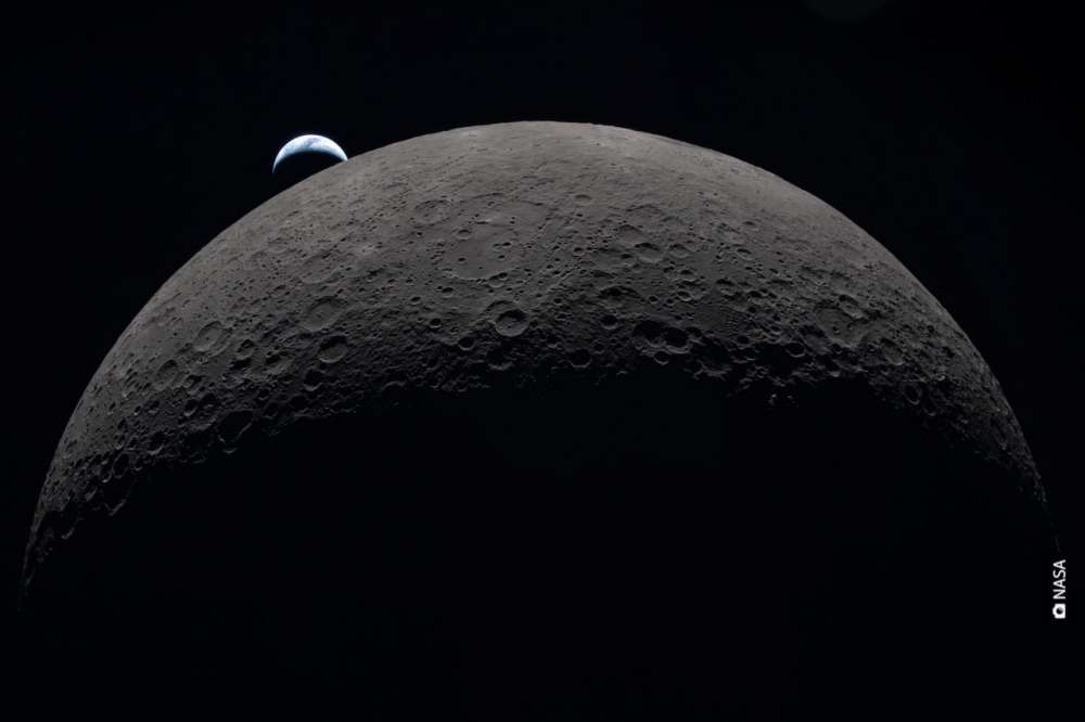 Екіпаж Artemis II показав нові фото Місяця та Землі, зроблені до тимчасової втрати зв’язку NASA