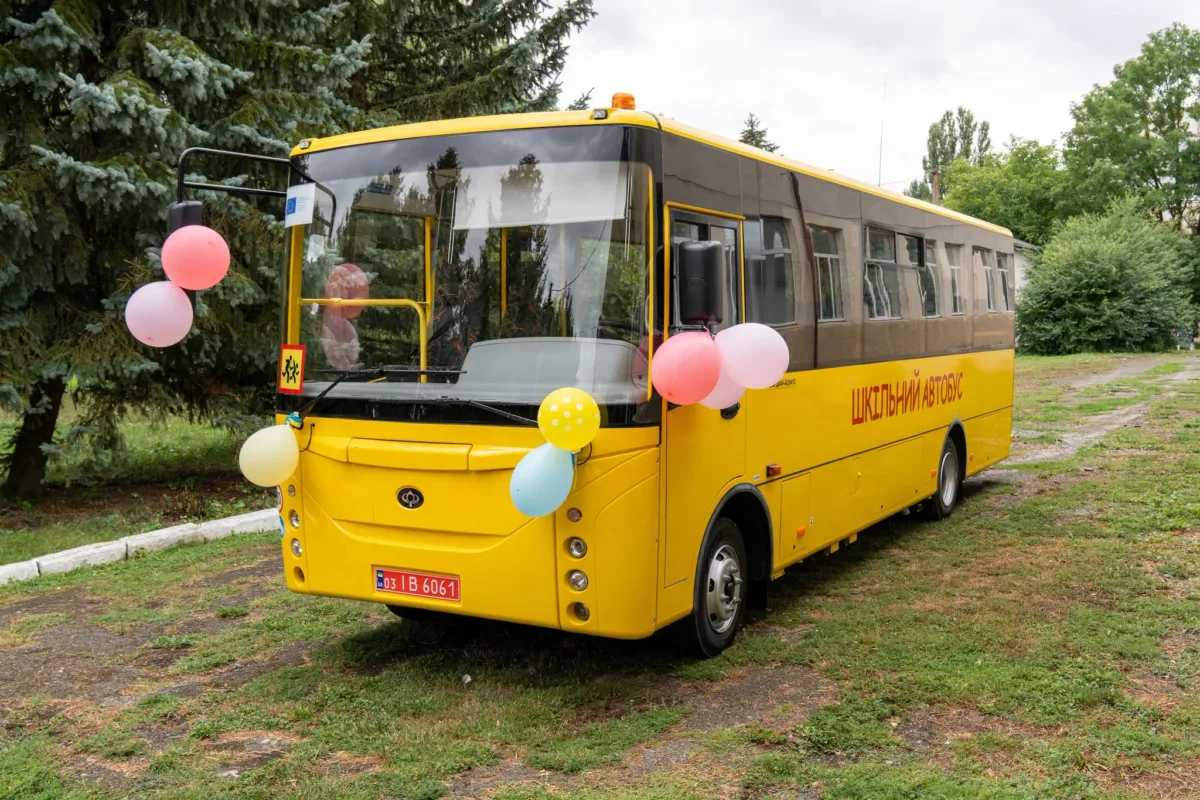 Ще одна громада Тернопільщини отримала новий шкільний автобус